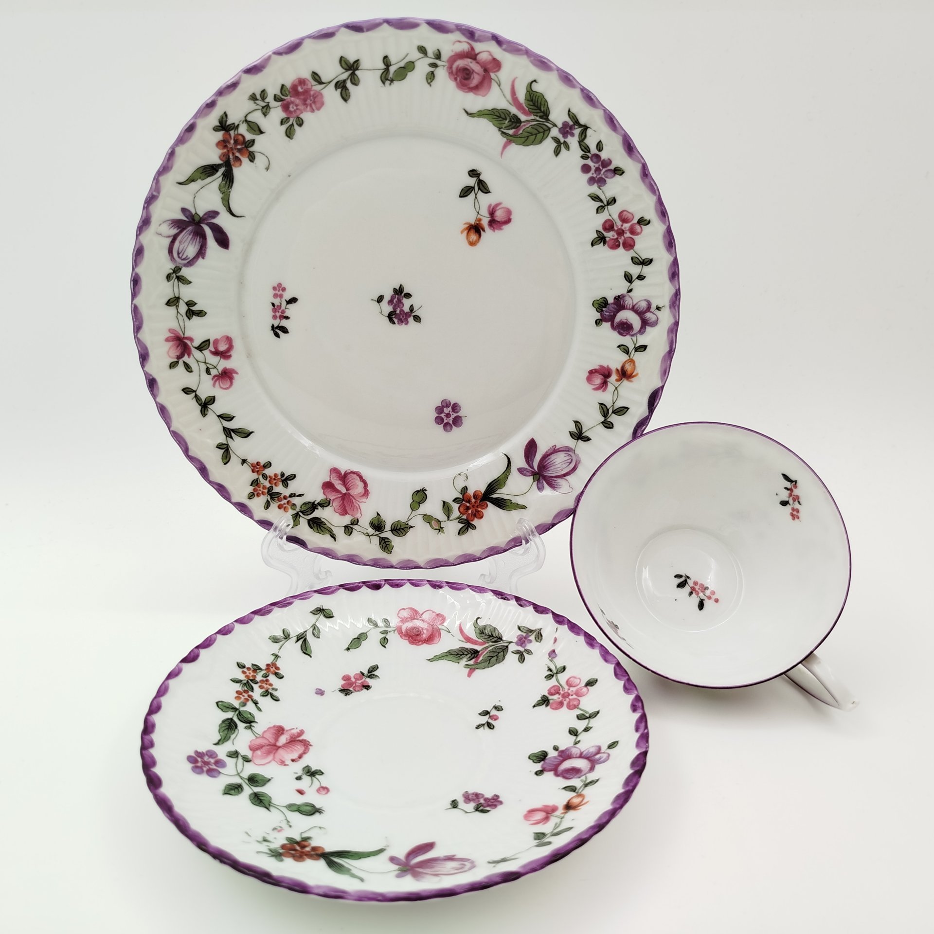 Трио чайное, украшенное цветочным декором, декор "Old Buckingham", Württemberg, фарфор, деколь, роспись, Германия, 1918-1934 гг.