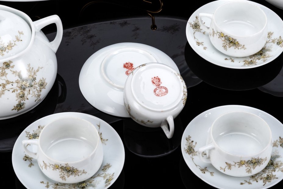 Сервиз кофейный с нежным цветочным декором на 6 персон (16 предметов), фарфор, деколь, подрисовка, Фарфоровая фабрика Гарднера, Российская империя, 1870-1910 гг.