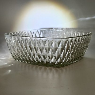 Салатник (фруктовница) с рельефным декором, стекло, пресс, Уршельский стеклозавод имени 10-й годовщины Октября, СССР, 1963-1983 гг.