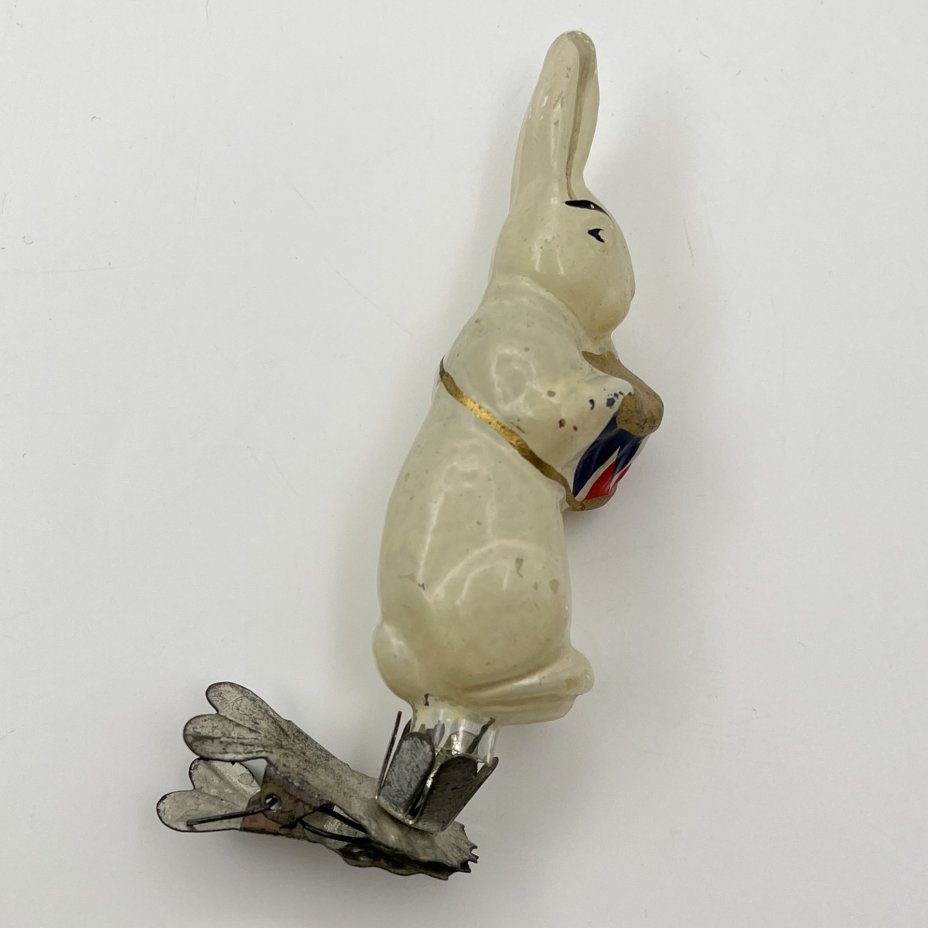 Игрушка елочная на прищепке "Заяц с барабаном"