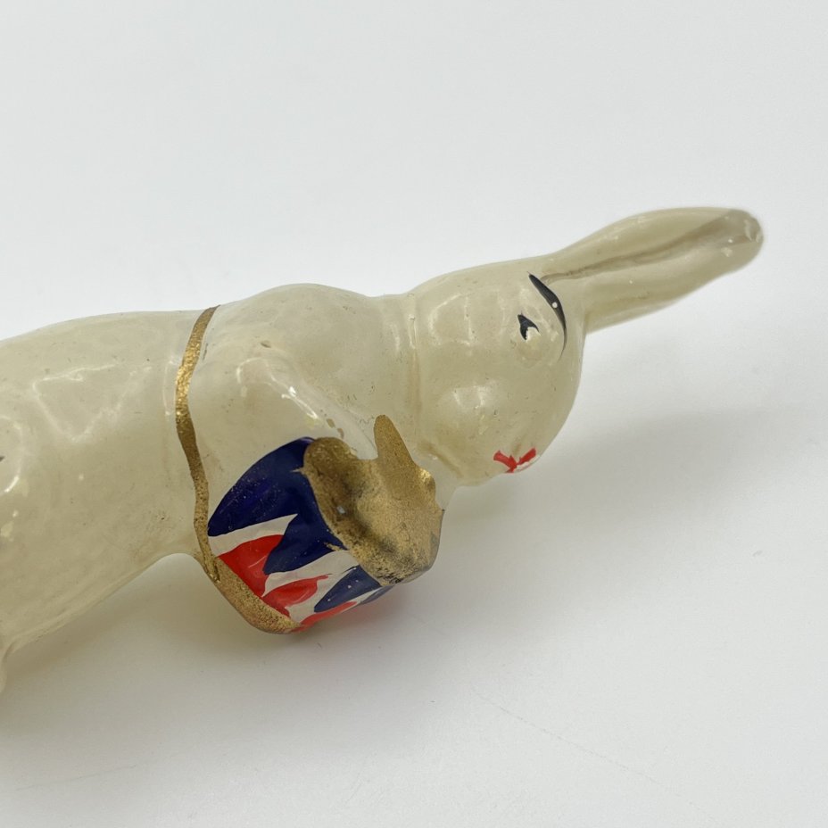 Игрушка елочная на прищепке "Заяц с барабаном"