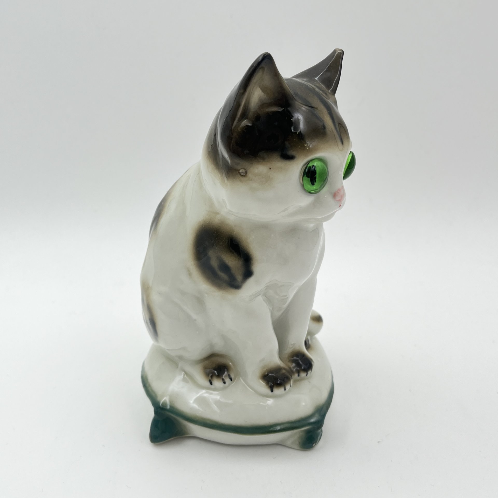 Корпус светильника (ночника) "Кот", фарфор, роспись, полимерный материал, Heinz & Co., ГДР, 1954-1972 гг.