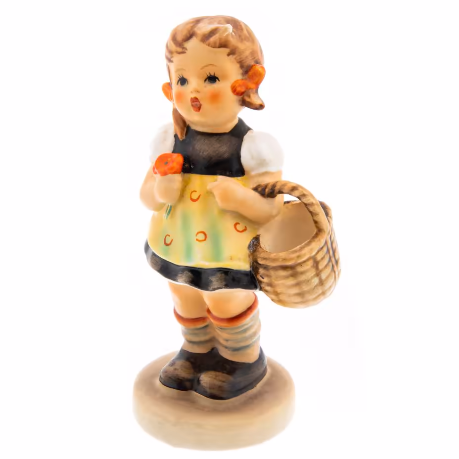 Статуэтка "Девочка с корзинкой ", фарфор, роспись, "Goebel", Германия, 1979-1990 гг., Goebel