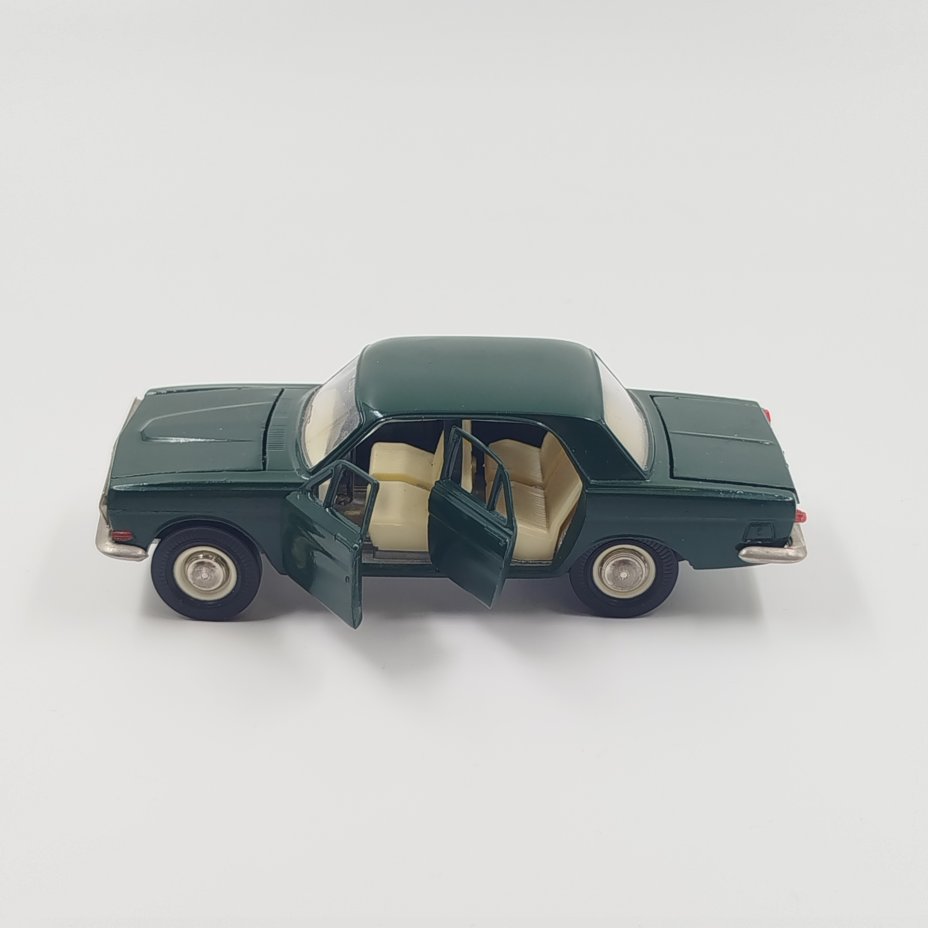 Модель автомобиля "Волга ГАЗ-24" в масштабе 1:43, Саратовский завод «Тантал»