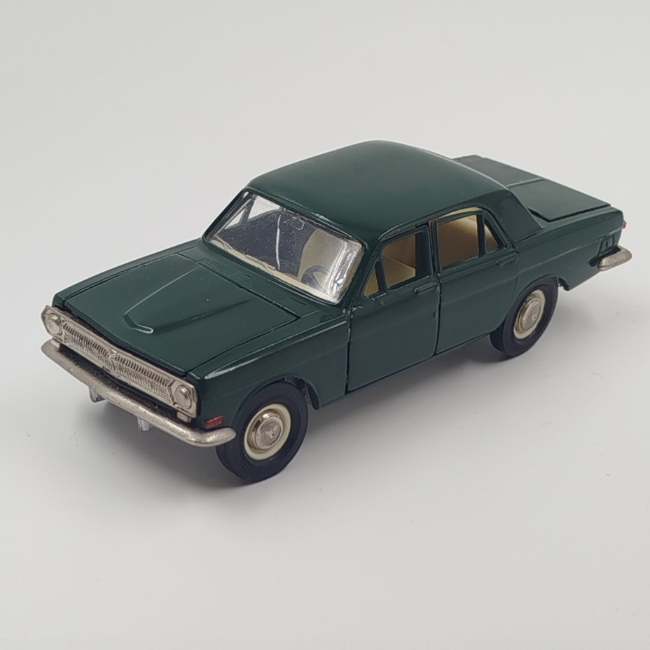 Модель автомобиля "Волга ГАЗ-24" в масштабе 1:43, Саратовский завод «Тантал»