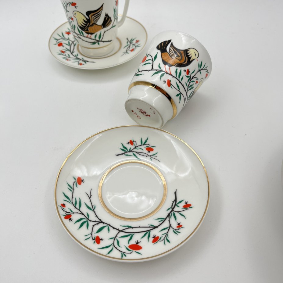 Набор из 2-х кофейных пар  "Птички", автор рисунка А.В. Щекатихина-Потоцкая, фарфор, деколь, золочение, Ленинградский фарфоровый завод (ЛФЗ), СССР, 1970-1986 гг.