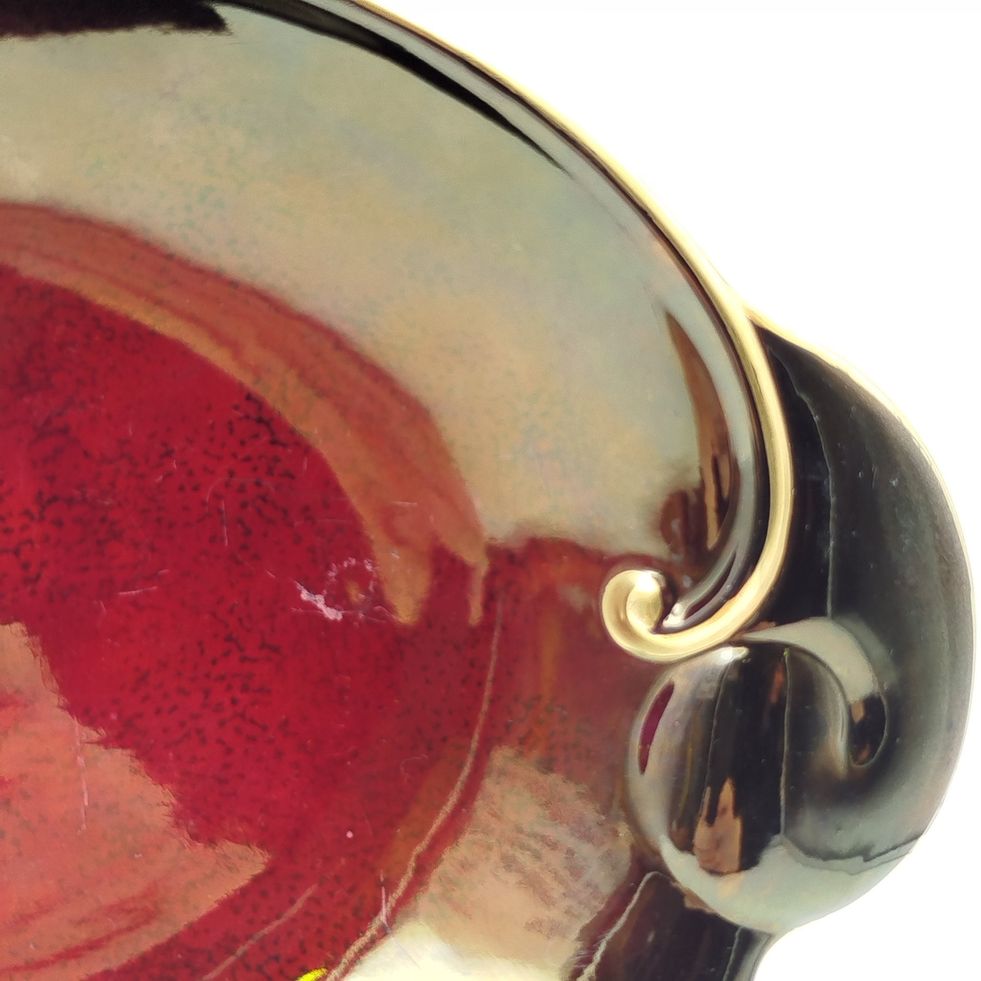 Блюдо насыщенно-бордового оттенка с волнистым краем, Calton Ware, фаянс, крытье, золочение, Великобритания, 1940-1960 гг.