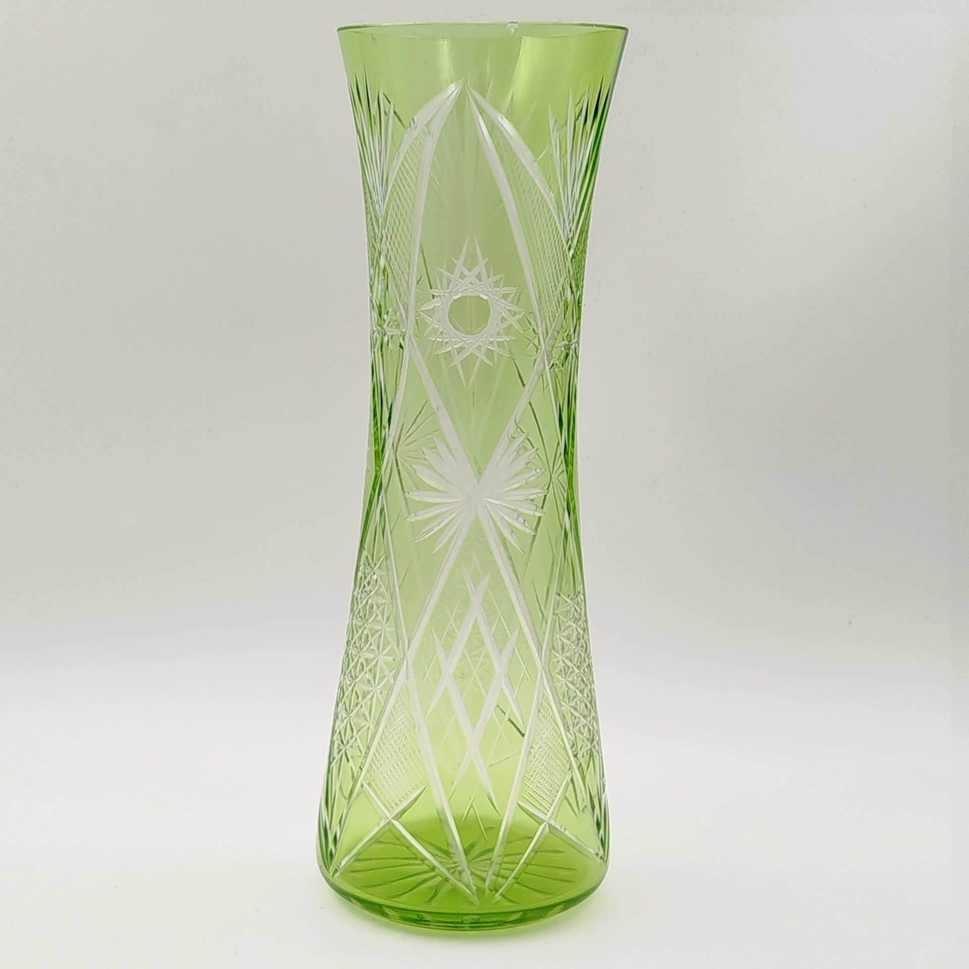 Ваза для цветов с резным декором, стекло, алмазная грань, СССР, 1970-1990 гг.