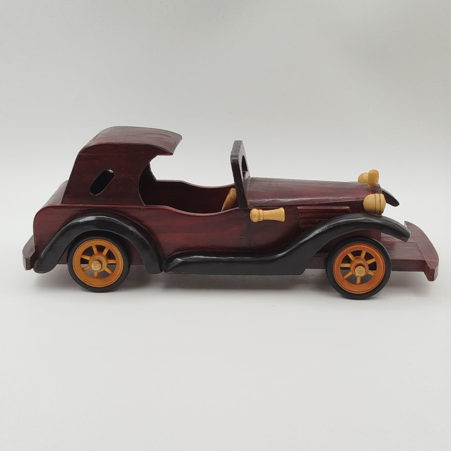 Модель ретро-автомобиля