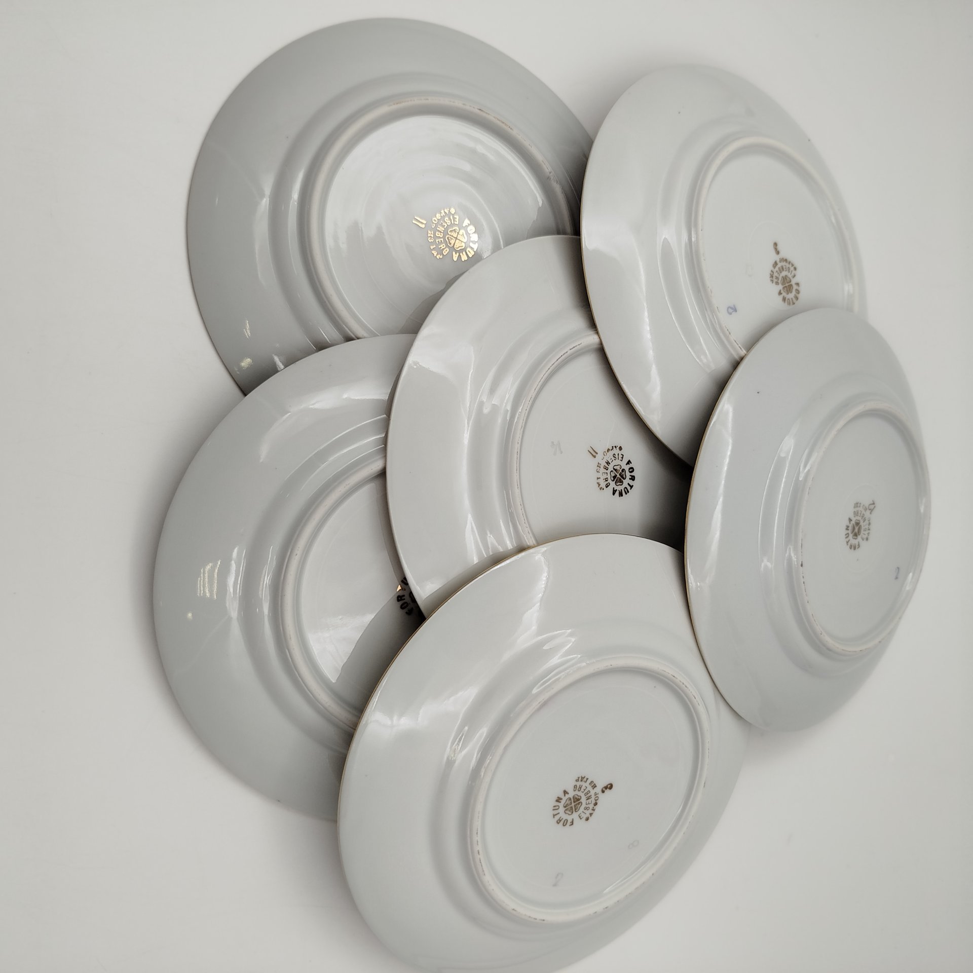 Набор пирожковых (закусочных) тарелок "Мадонна" на 6 персон, фарфор, люстр, деколь, золочение, Fortuna Eisenberg, ГДР, 1960-1973 гг.