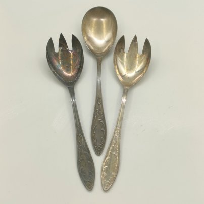 Сервировочный набор для салата (ложка и две вилки), мНЦ (медь-никель-цинк), люстр, Кольчугинский завод цветных металлов, СССР, 1962-1991 гг.