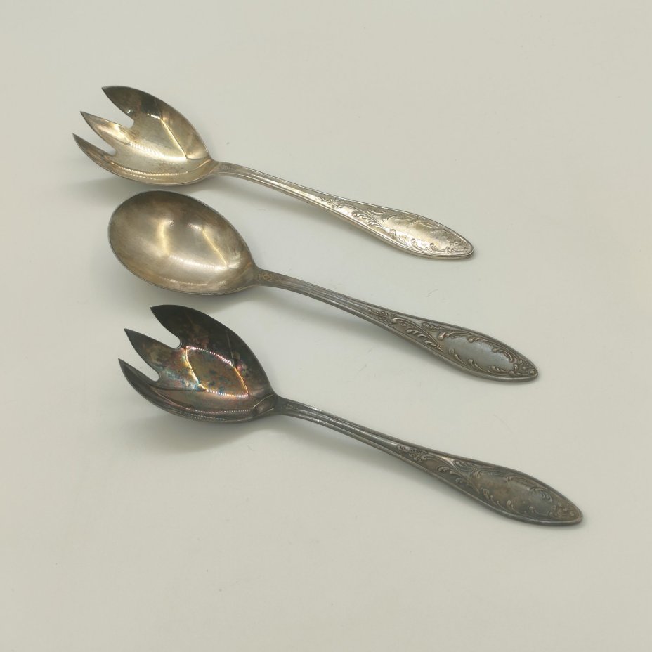 Сервировочный набор для салата (ложка и две вилки), мНЦ (медь-никель-цинк), люстр, Кольчугинский завод цветных металлов, СССР, 1962-1991 гг.