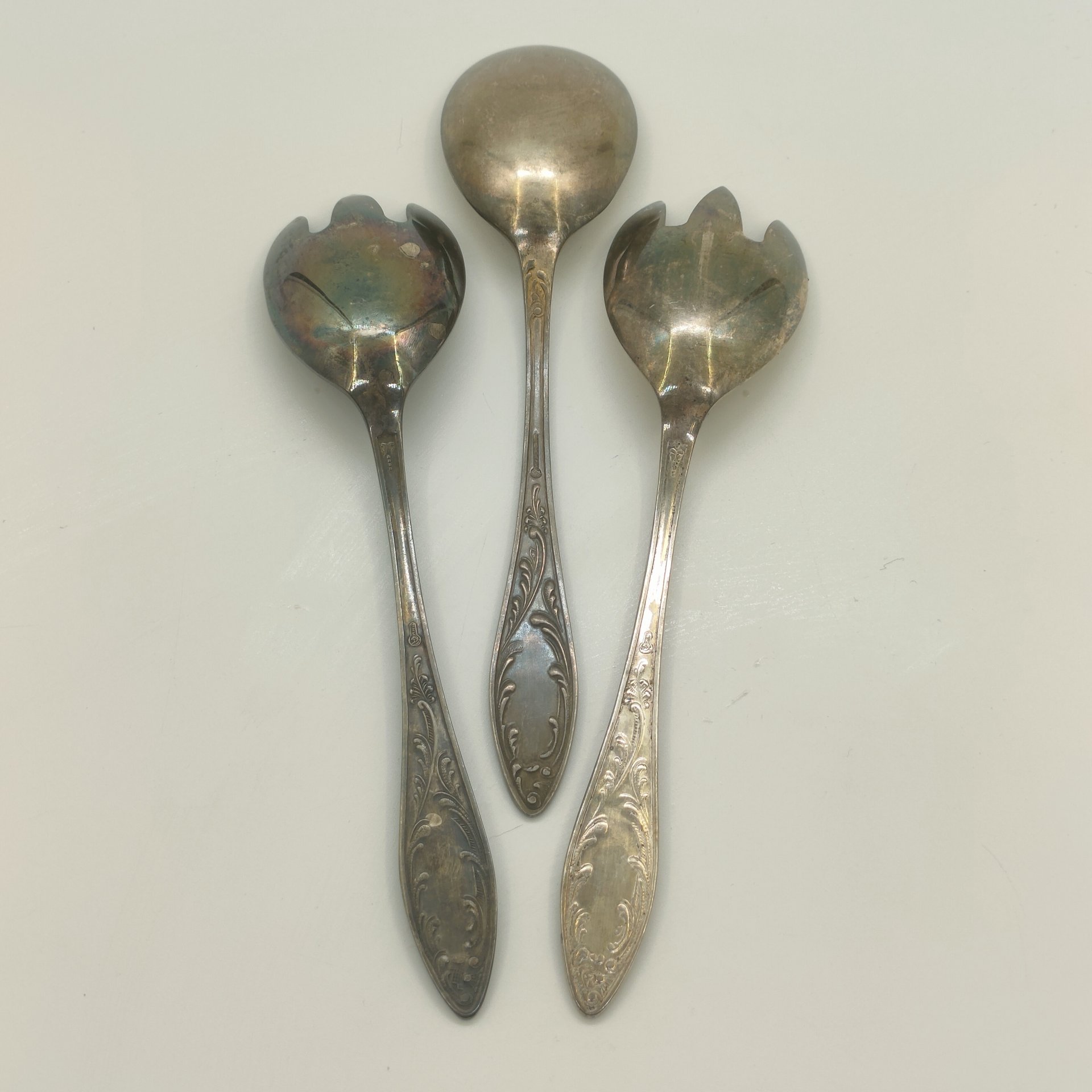 Сервировочный набор для салата (ложка и две вилки), мНЦ (медь-никель-цинк), люстр, Кольчугинский завод цветных металлов, СССР, 1962-1991 гг.