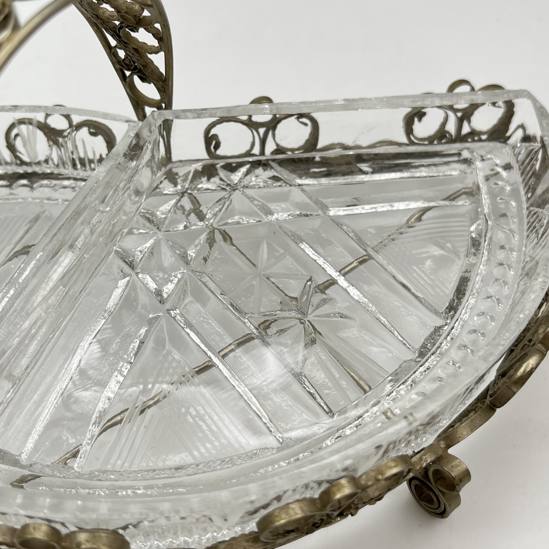 Менажница двухсекционная