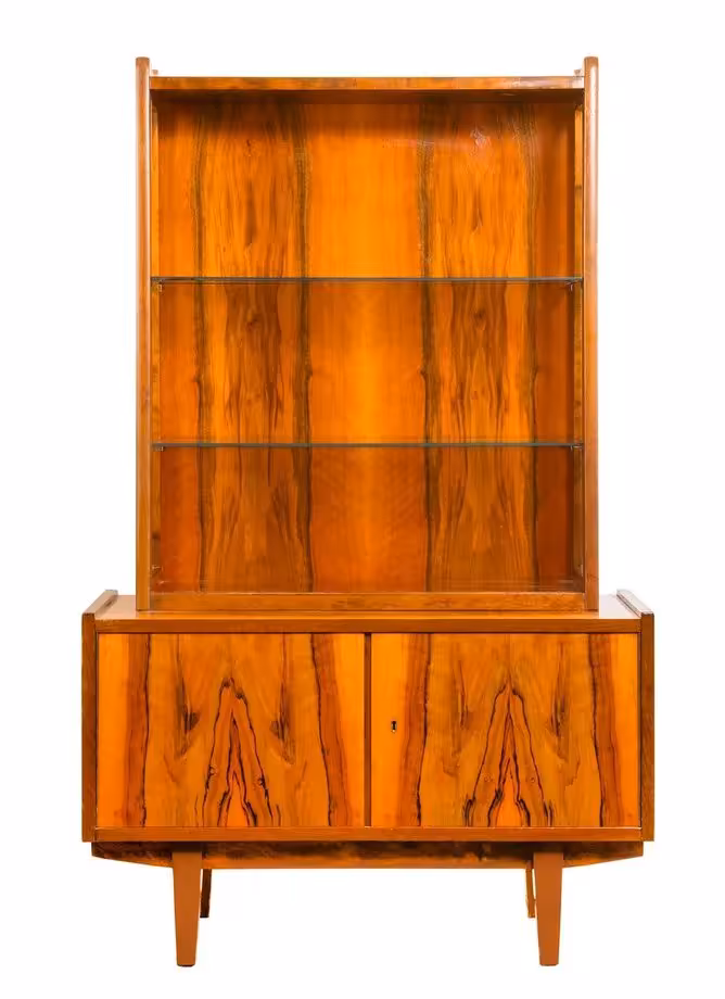 Горка (витрина), сосна, ореховый шпон, стекло, Чехословакия, 1960-1970 гг.