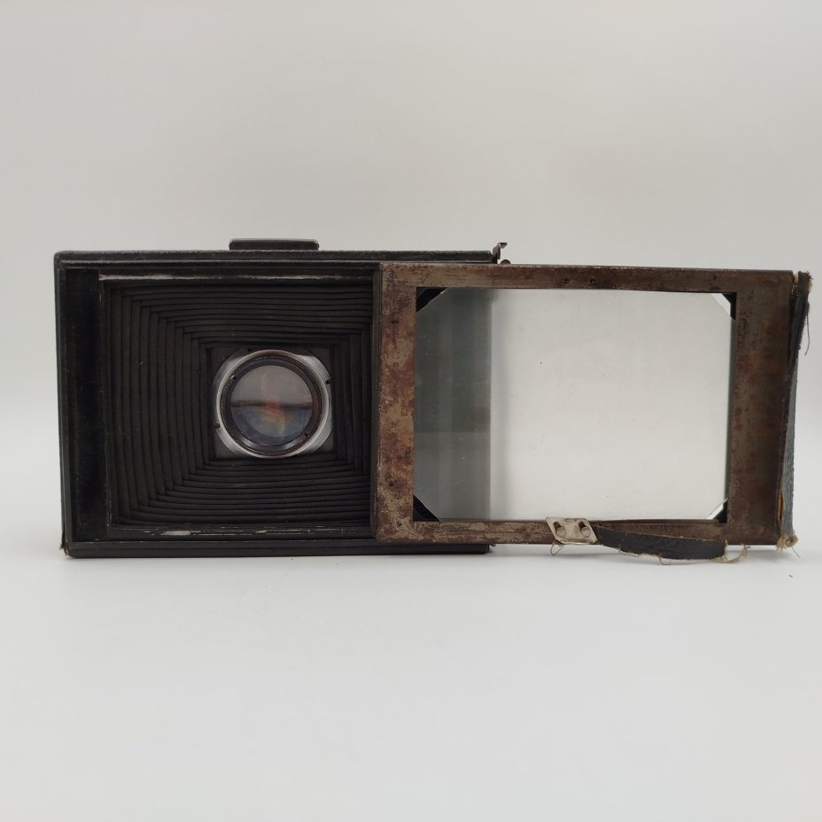 Фотоаппарат "Фотокор-1" в оригинальном кофре, металл, кожа, стекло, ткань, искусственная кожа, Государственный оптико-механический завод имени ОГПУ (ГОМЗ), СССР, 1930-1940 гг., Государственный оптико-механический завод имени ОГПУ (ГОМЗ)