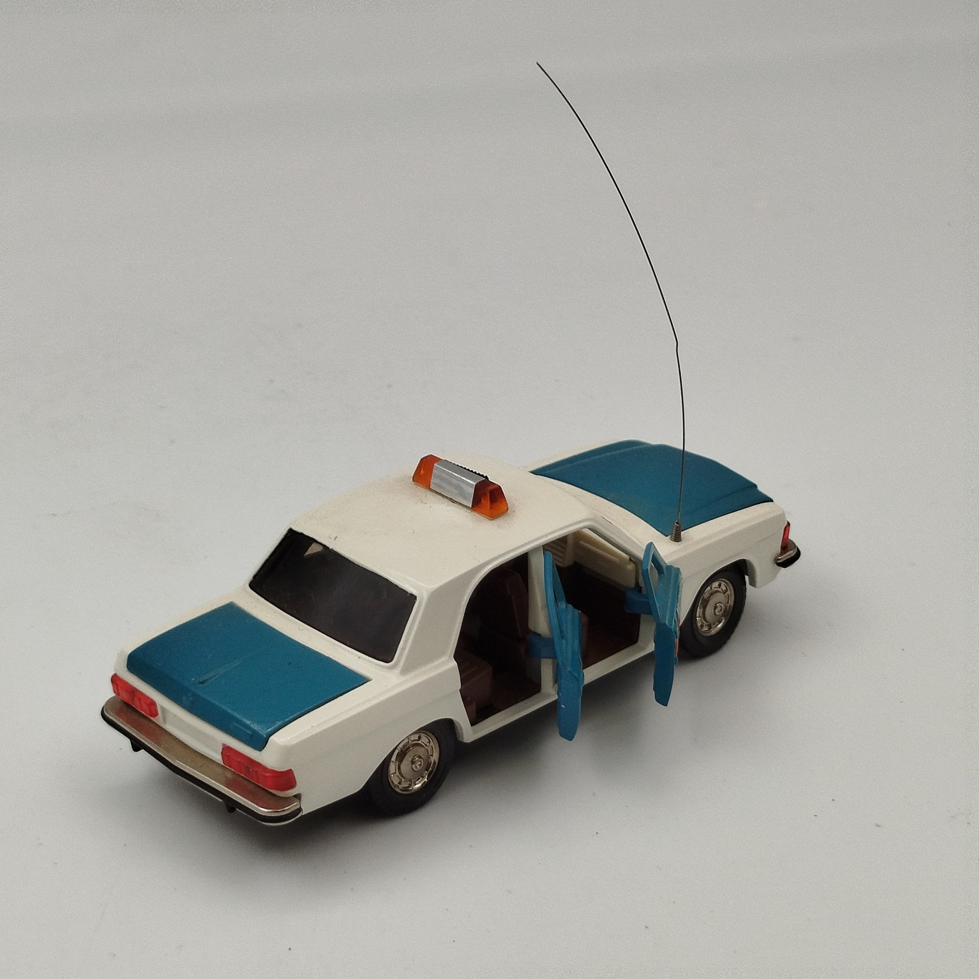 Модель автомобиля "ГАЗ 3102" (Милиция), металл, пластмасса, СССР, 1980-1990 гг.