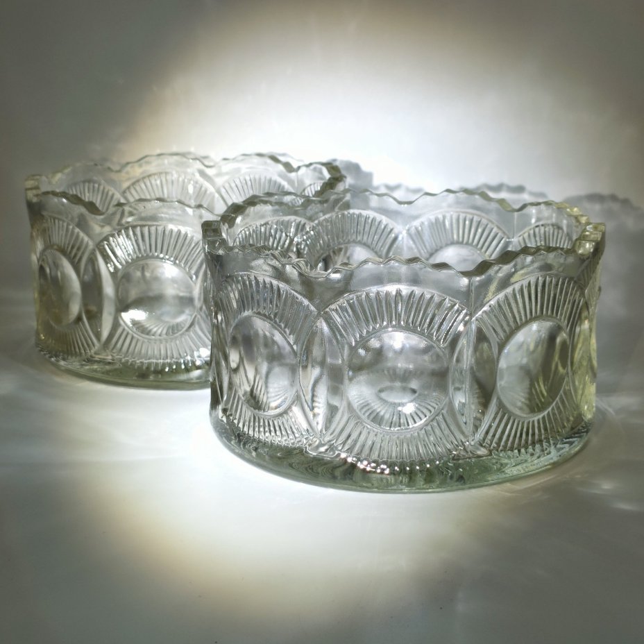 Пара салатников (конфетниц) с линзовидным декором, стекло, Уршельский стеклозавод имени 10-й годовщины Октября, СССР, 1963-1983 гг.