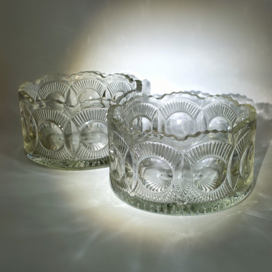 Пара салатников (конфетниц) с линзовидным декором, стекло, Уршельский стеклозавод имени 10-й годовщины Октября, СССР, 1963-1983 гг.