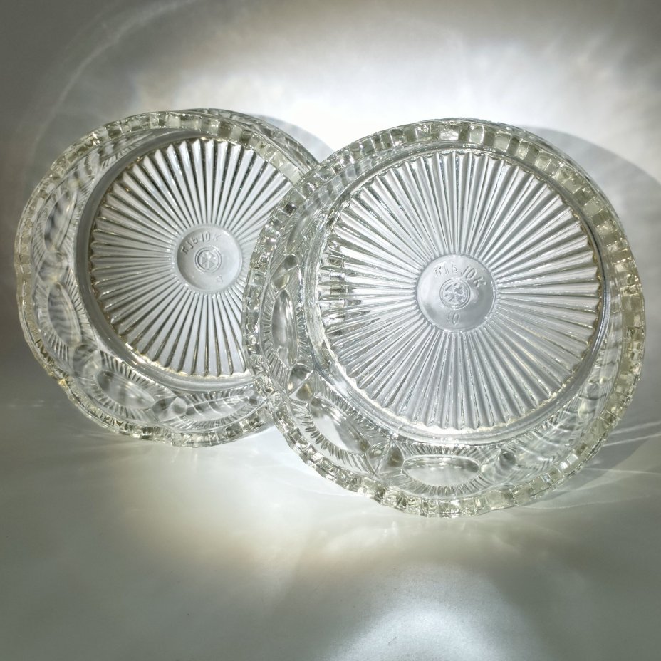 Пара салатников (конфетниц) с линзовидным декором, стекло, Уршельский стеклозавод имени 10-й годовщины Октября, СССР, 1963-1983 гг.