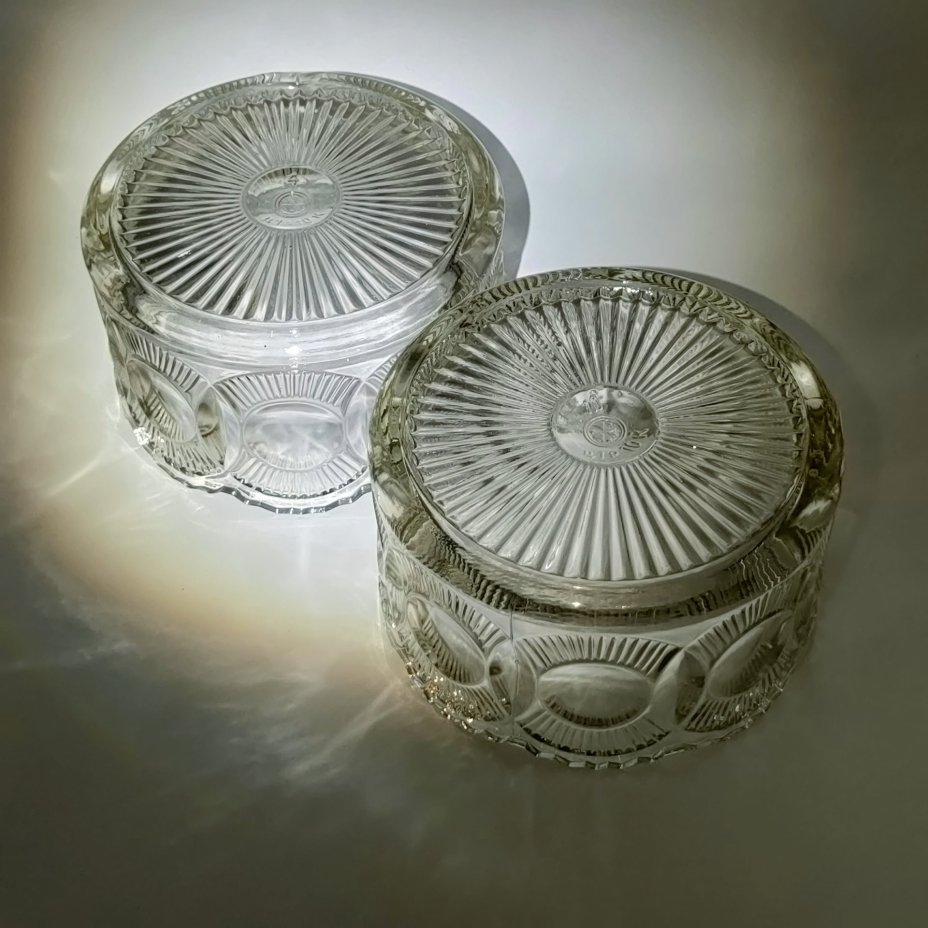 Пара салатников (конфетниц) с линзовидным декором, стекло, Уршельский стеклозавод имени 10-й годовщины Октября, СССР, 1963-1983 гг.