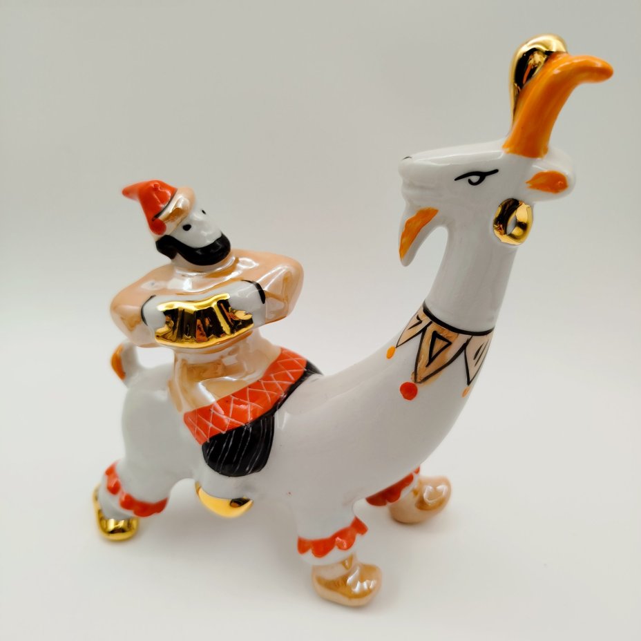 Статуэтка "Потеха" ("Скоморох на козе"), фарфор, роспись, люстр, золочение, Дулевский фарфоровый завод (Дулёво), СССР, 1968-1991 гг.
