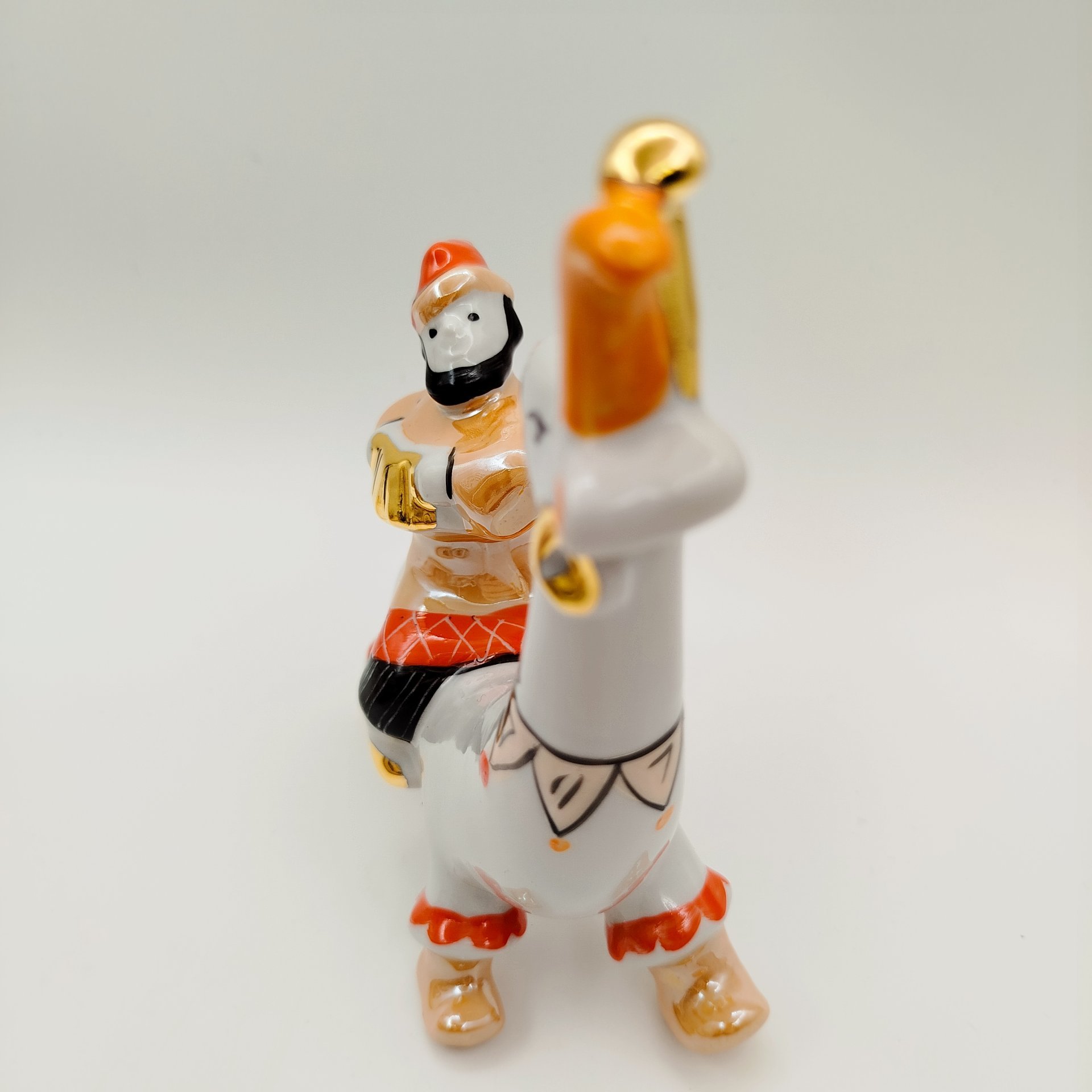 Статуэтка "Потеха" ("Скоморох на козе"), фарфор, роспись, люстр, золочение, Дулевский фарфоровый завод (Дулёво), СССР, 1968-1991 гг.