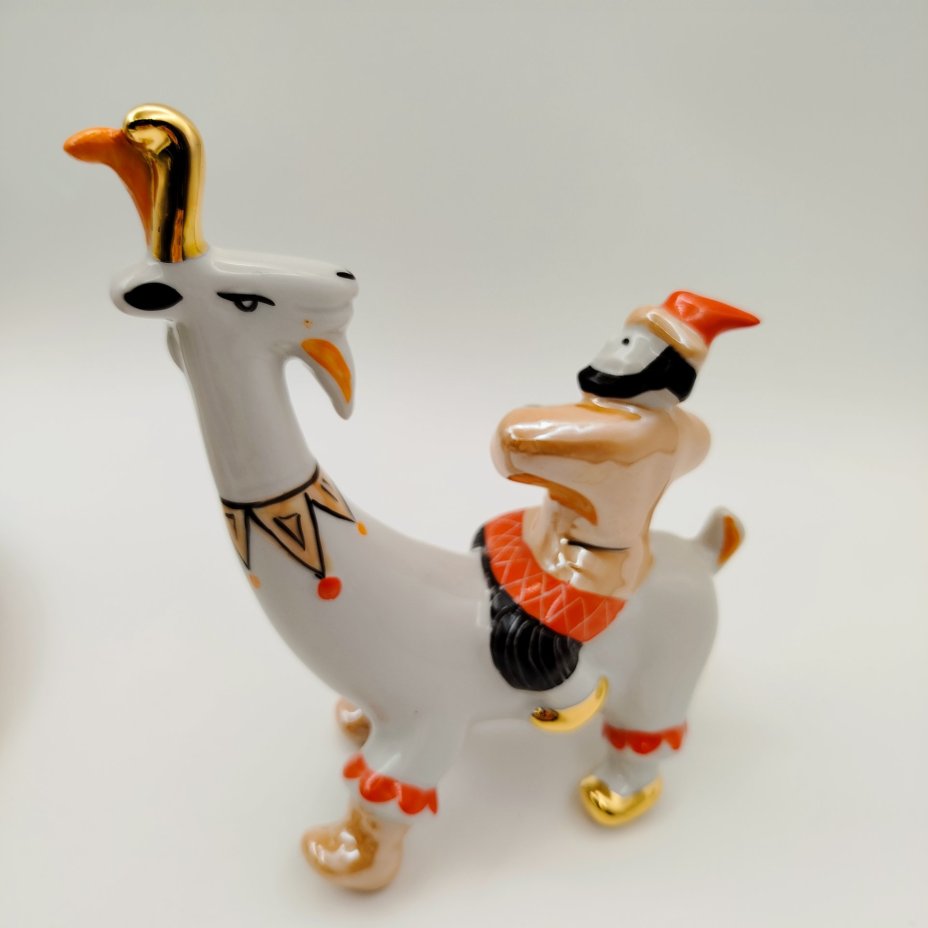 Статуэтка "Потеха" ("Скоморох на козе"), фарфор, роспись, люстр, золочение, Дулевский фарфоровый завод (Дулёво), СССР, 1968-1991 гг.