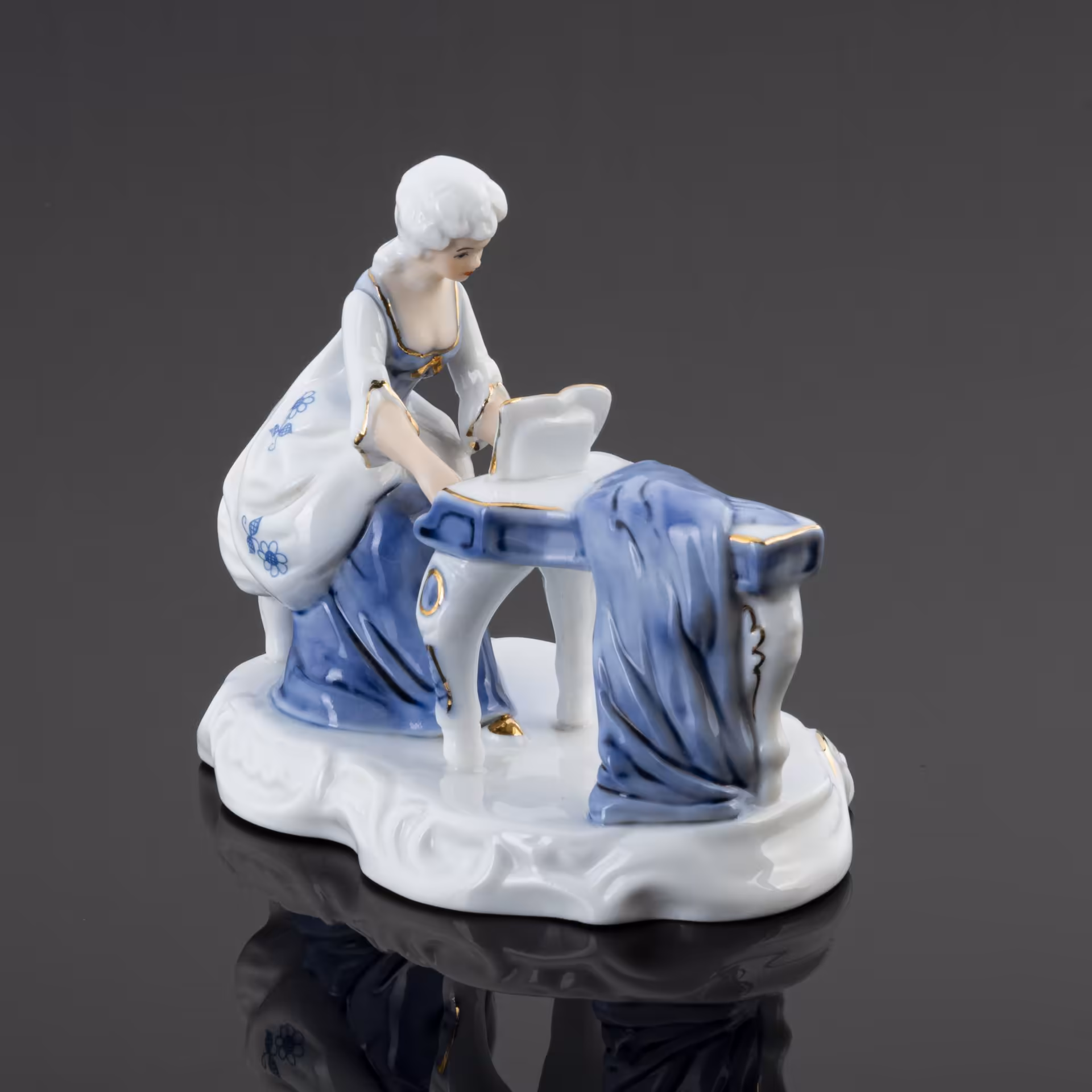 Статуэтка "Дама за роялем", CDC Rococo Collection