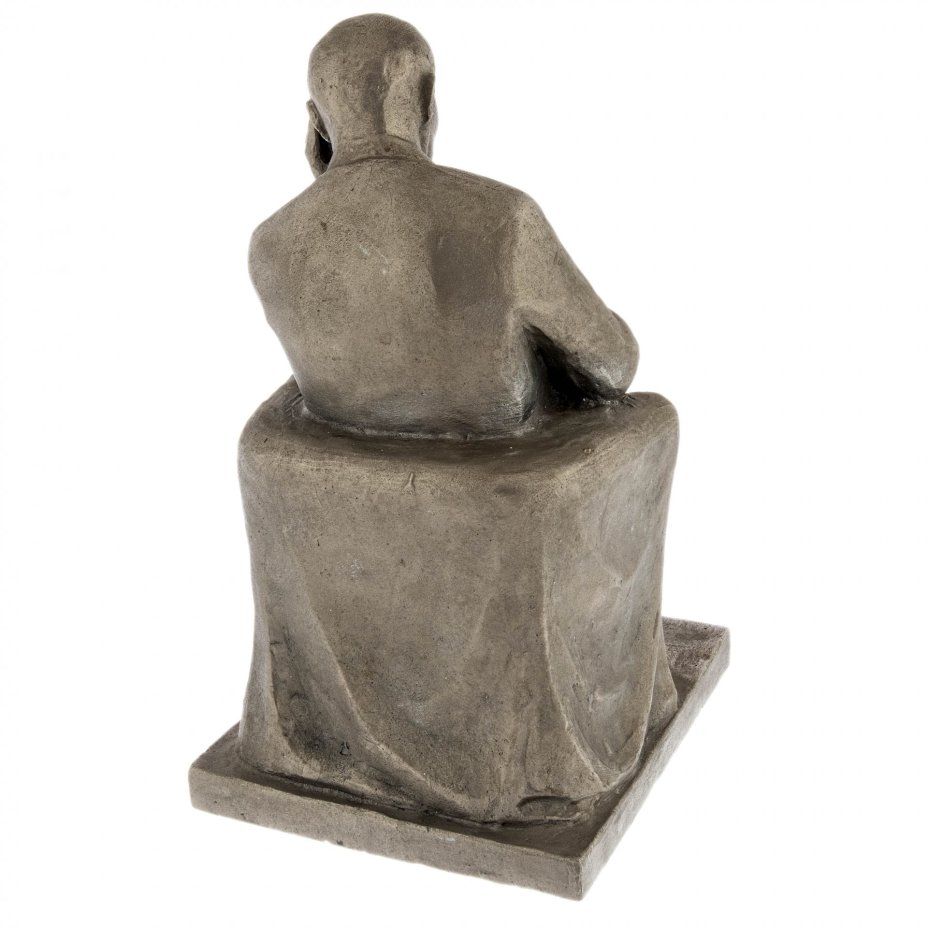 Статуэтка "В.И. Ленин, читающий книгу в кресле", силумин, СССР, 1977 г.