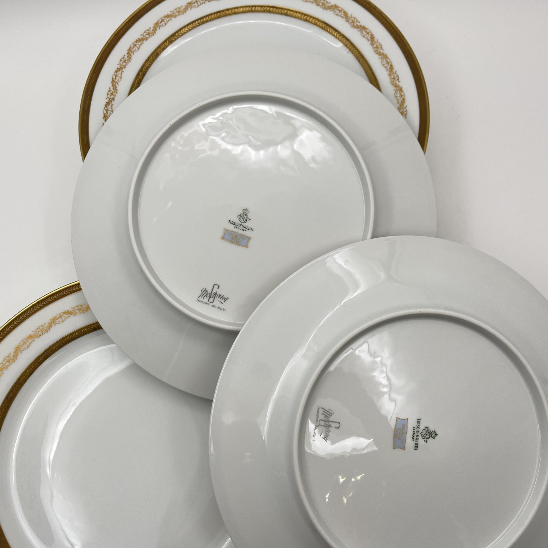 Набор тарелок для горячих блюд с растительным декором на 6 персон, серия "Charleroi-Bruxelles", фарфор, золочение, Tirschenreuth, Германия, 1969-1990 гг.