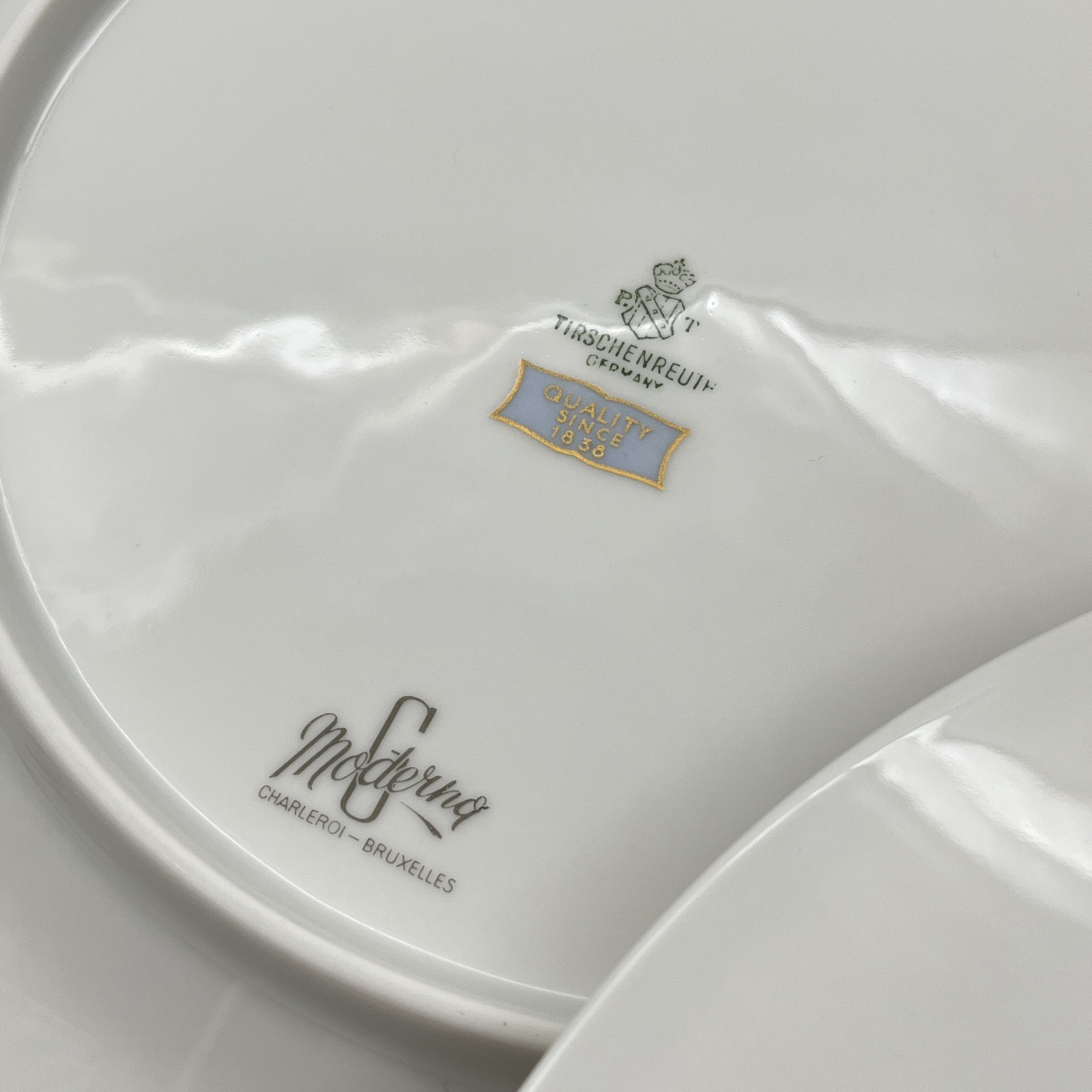 Набор тарелок для горячих блюд с растительным декором на 6 персон, серия "Charleroi-Bruxelles", фарфор, золочение, Tirschenreuth, Германия, 1969-1990 гг.