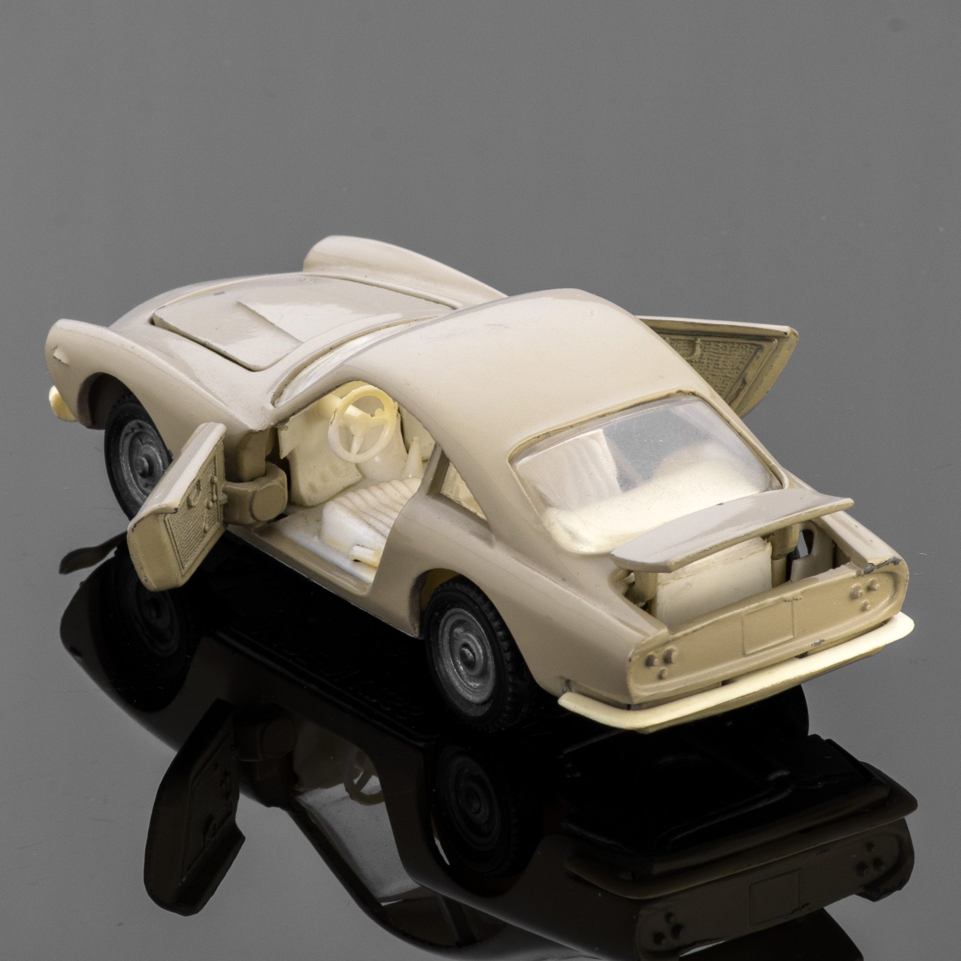 Масштабная модель автомобиля Ferrari 250 gt berlinetta (Феррари 250ГТ Берлинетта) 1/43