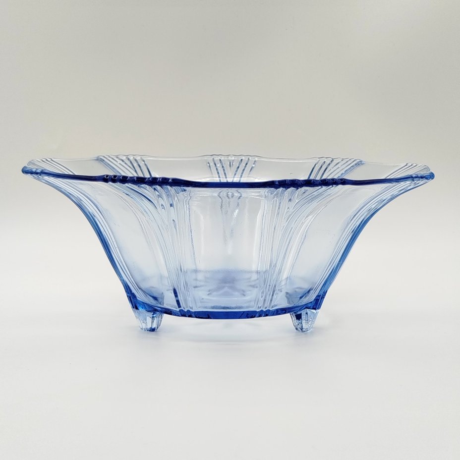 Салатник синего цвета на ножках, стекло, Европа, 1950-1980 гг.
