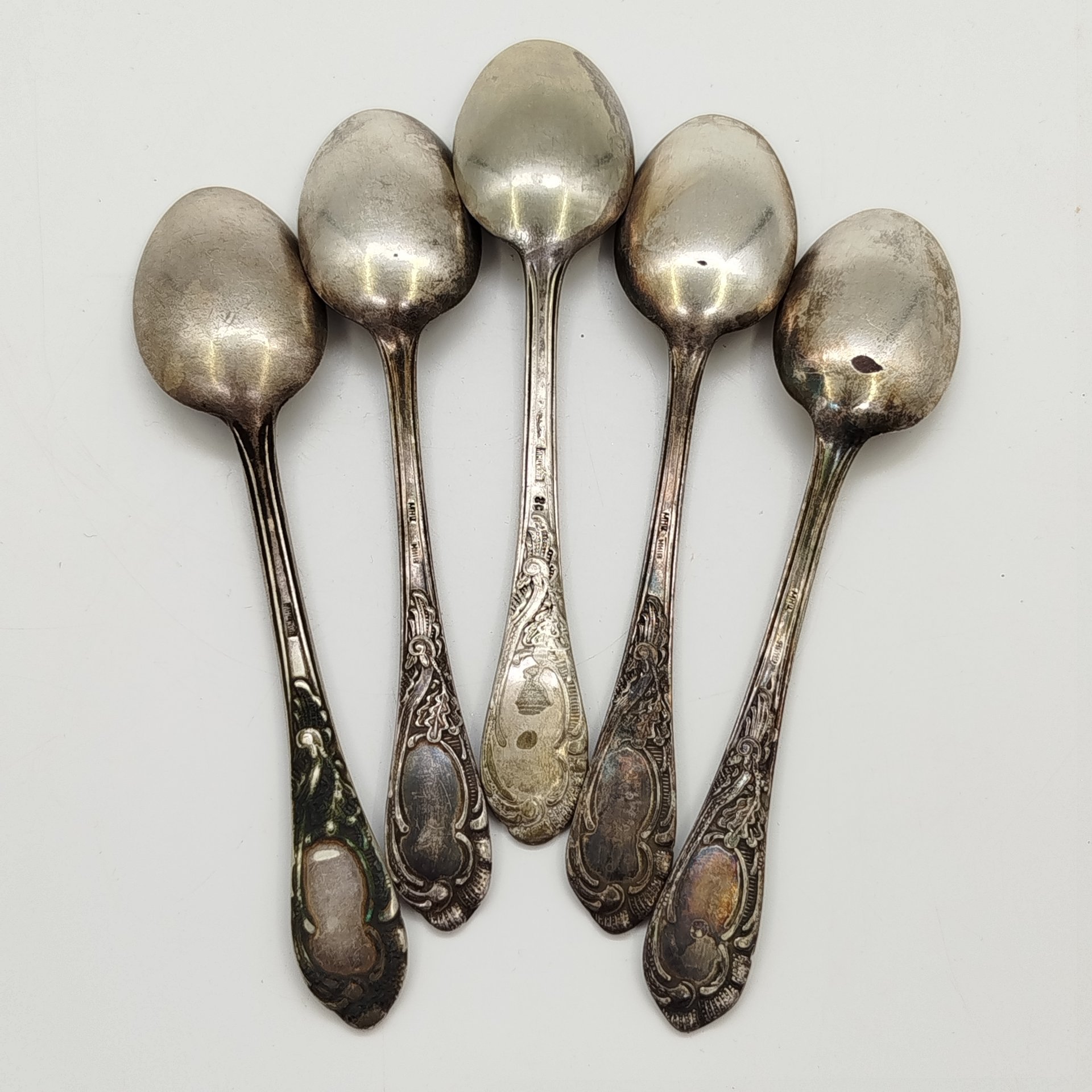 Набор из 5-ти чайных ложек "Дубок" (в подборе), мНЦ (медь-никель-цинк), Киевский завод столовых приборов и посуды им. Дзержинского (ЗiД, ЗиД), СССР, 1950-1960 гг.