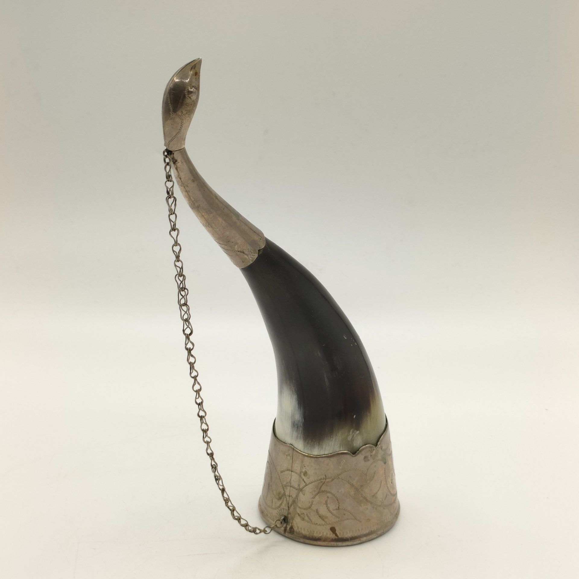 Рог изобилия (кубок для вина) с фигурным навершием