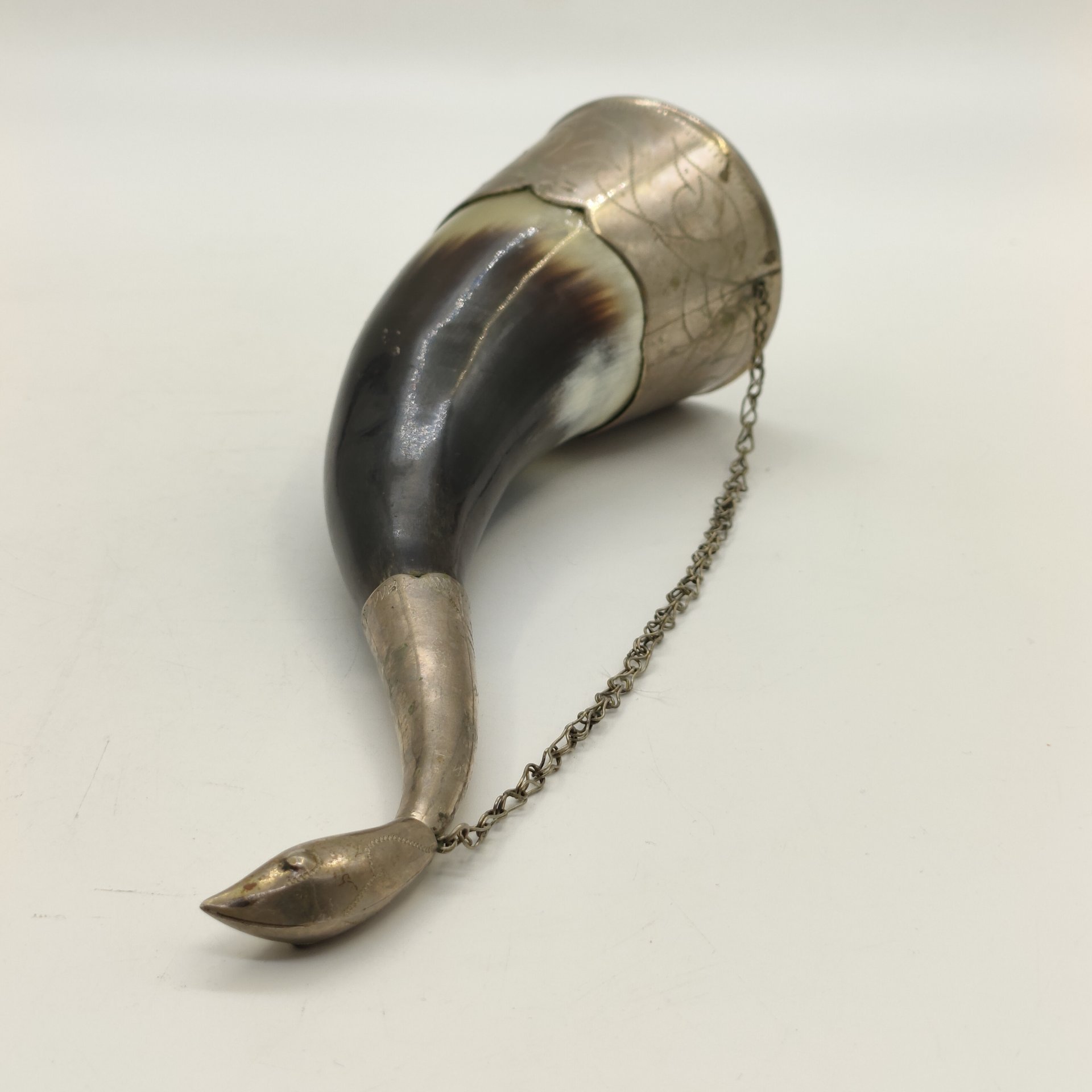 Рог изобилия (кубок для вина) с фигурным навершием