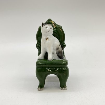 Статуэтка "Кошка на стуле", фарфор, золочение, Европа, 1970-1980 гг.