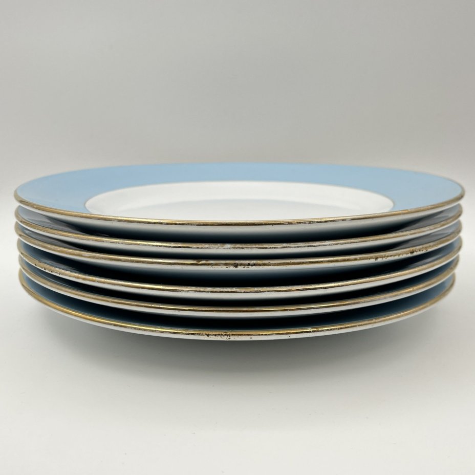 Набор обеденных тарелок с голубым кантом на 6 персон, фаянс, крытье, золочение, Товарищество М.С. Кузнецова в Твери, Российская империя, 1880-1889 гг.