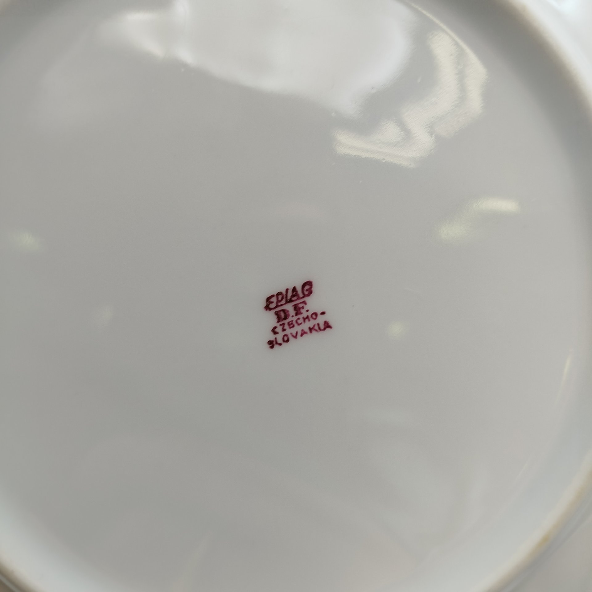 Набор из пяти закусочных/десертных тарелок с цветочным декором в розово-зеленой гамме, фарфор, печать, Epiag Royal Czechoslovakia, Чехословакия, 1970-1990 гг.