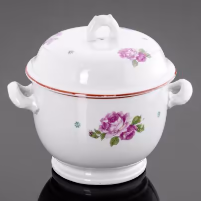 Террина (для сервировки горячих блюд), украшенная изображением роз, фарфор, деколь, Дулевский фарфоровый завод (Дулёво), СССР, 1918-1930 гг., Дулевский фарфоровый завод (Дулёво)