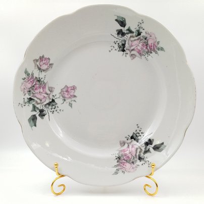 Блюдо для сервировки с цветочным декором, фаянс, деколь, золочение, Государственная Волховская фарфорово-фаянсовая фабрика «Коминтерн», СССР, 1921-1927 гг.