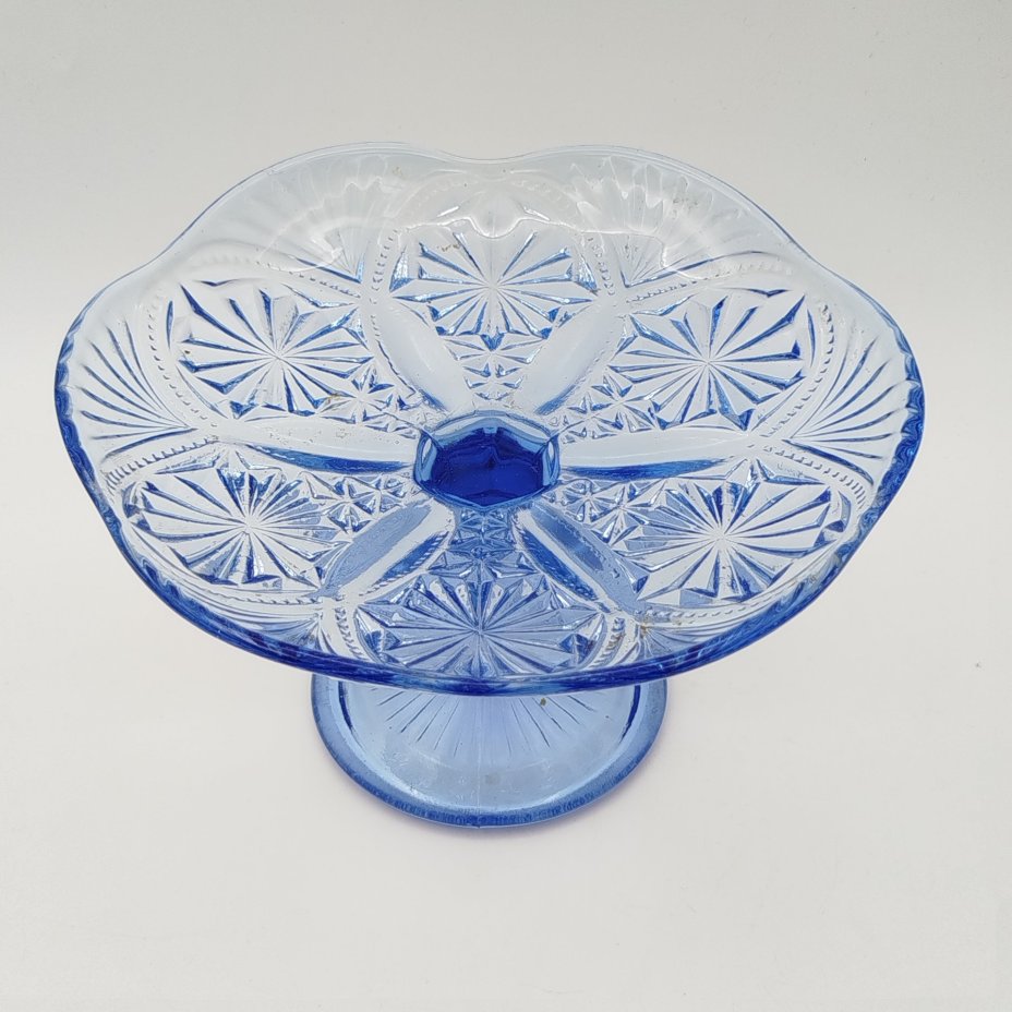 Ваза (конфетница, фруктовница) синего цвета с рельефным декором