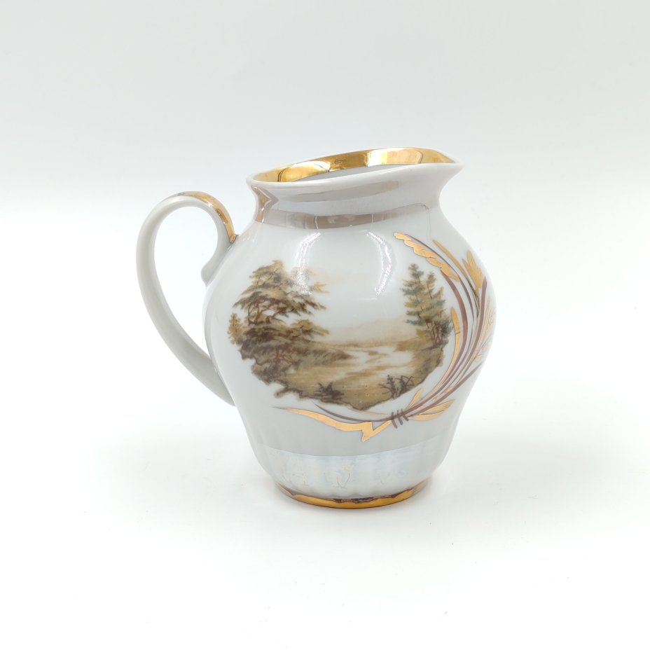 Сливочник (молочник), украшенный изображением пейзажа, фарфор, деколь, золочение, Дулевский фарфоровый завод (Дулёво), Дулевский фарфоровый завод (Дулёво)