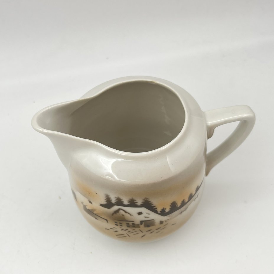 Молочник с декором в виде зимнего пейзажа, фарфор, аэрография, Дулевский фарфоровый завод (Дулёво), СССР, 1934-1936 гг.