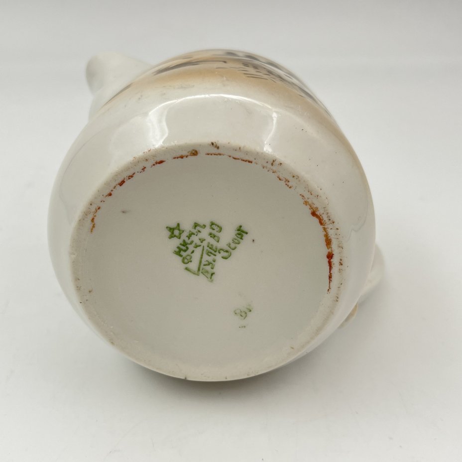 Молочник с декором в виде зимнего пейзажа, фарфор, аэрография, Дулевский фарфоровый завод (Дулёво), СССР, 1934-1936 гг.