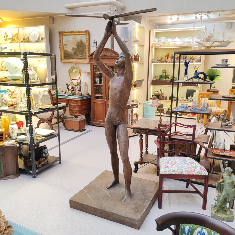 Скульптура "Мальчик с планером", автор А. Дегтярев, бронза, СССР, 1989 г.