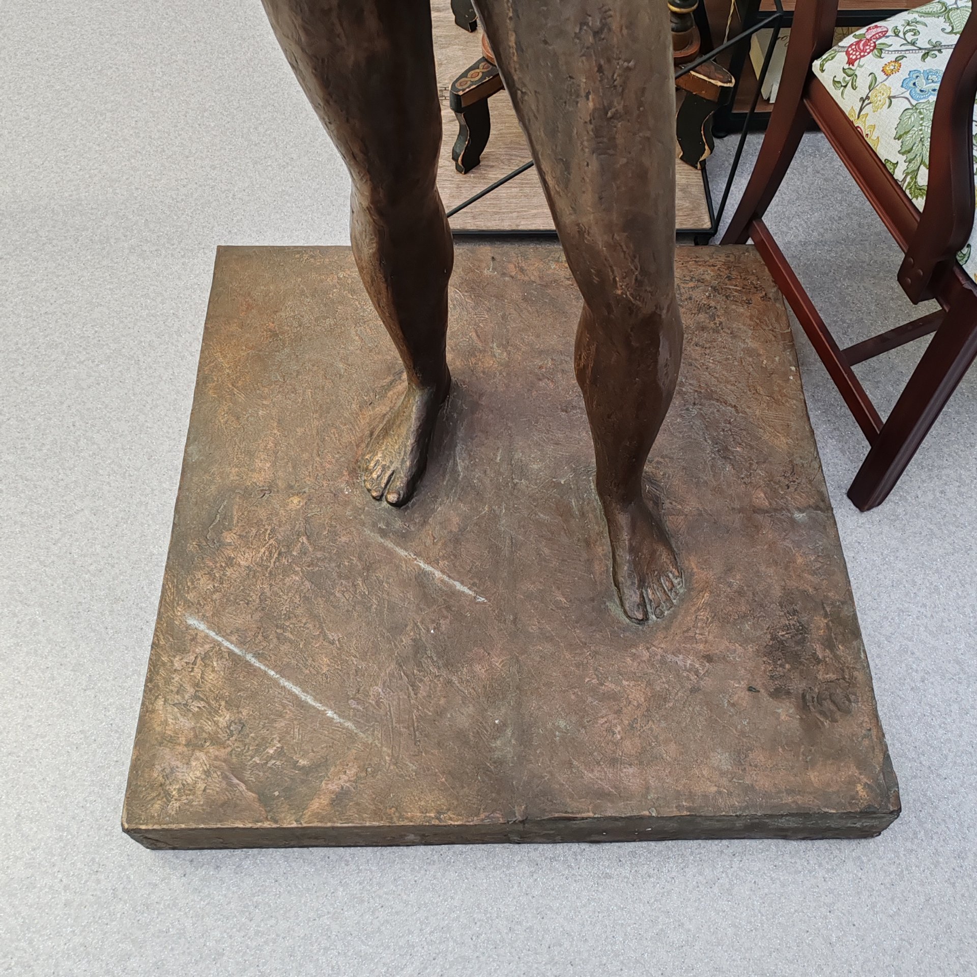 Скульптура "Мальчик с планером", автор А. Дегтярев