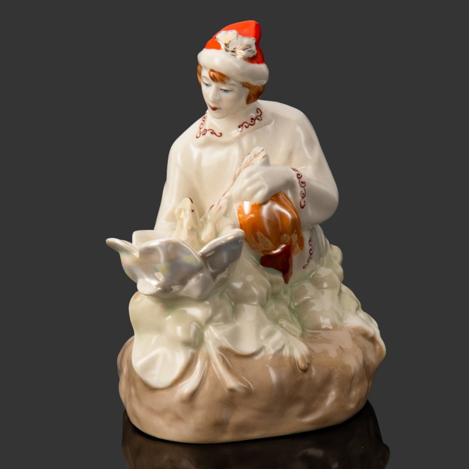 Статуэтка "Иван и Царевна-Лягушка", скульптор Коврижкин А., фарфор, роспись, золочение, Минский фарфорово-фаянсовый завод, СССР, 1968-1983 гг.