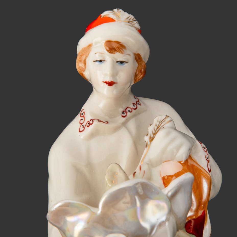 Статуэтка "Иван и Царевна-Лягушка", скульптор Коврижкин А., фарфор, роспись, золочение, Минский фарфорово-фаянсовый завод, СССР, 1968-1983 гг.